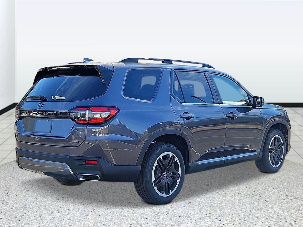 New 2026 Honda Pilot Touring image 2