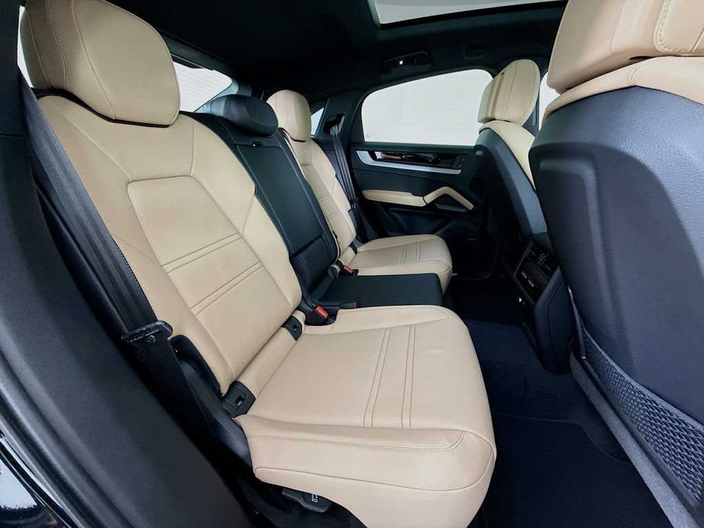 New 2026 Porsche Cayenne Coupe AWD/4WD image 29