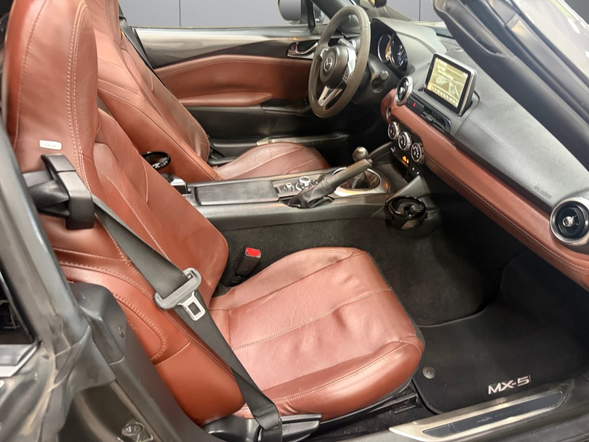 Used 2017 MAZDA MX-5 Miata RF Grand Touring RWD image 17