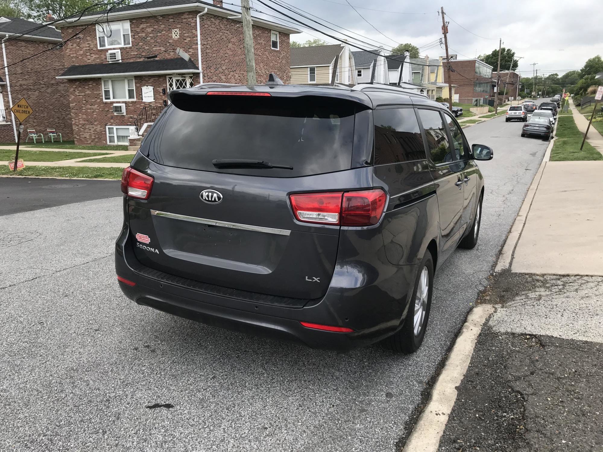 Used 2016 Kia Sedona LX w/ LX Convenience Package FWD image 5
