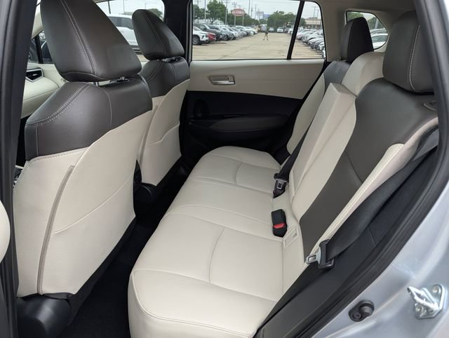 Used 2024 Toyota Corolla Cross XLE w/ Convenience Package FWD image 29