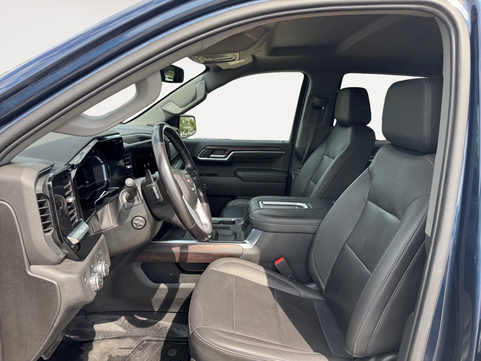 Used 2022 GMC Sierra 1500 SLT w/ SLT Premium Package image 9