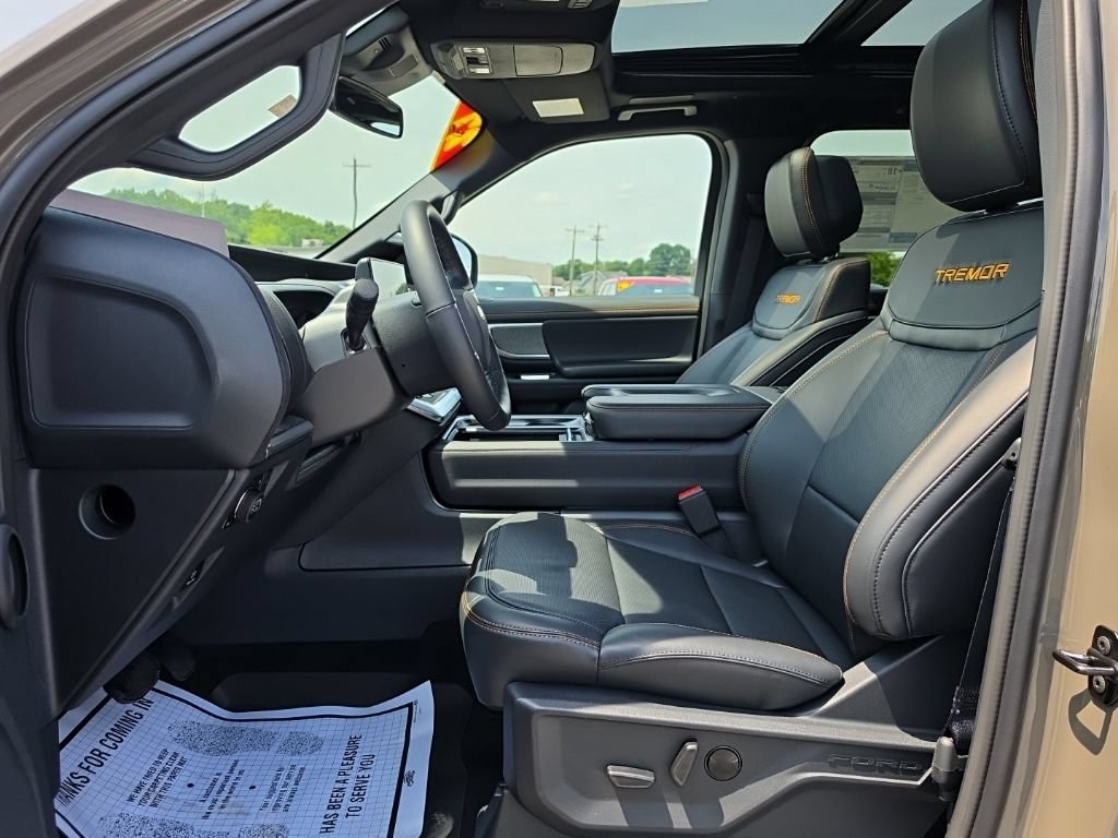 New 2027 Ford Expedition Tremor w/ Driver's Package AWD/4WD image 17