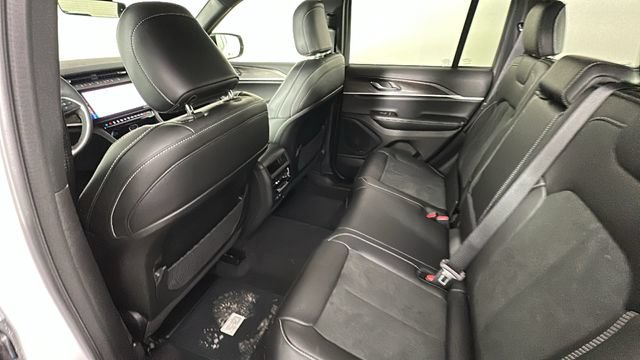 New 2026 Jeep Grand Cherokee Altitude AWD/4WD image 15