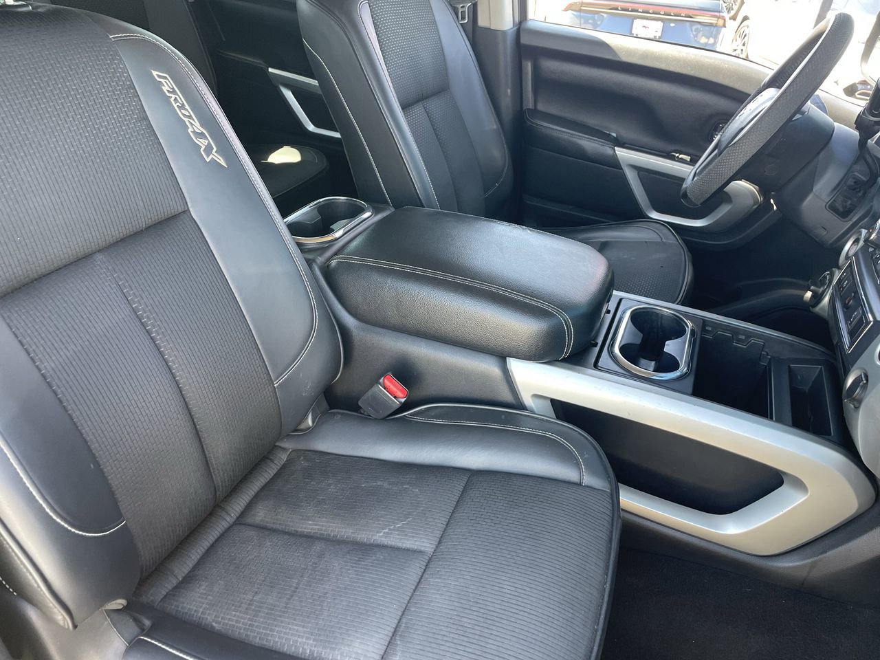 Used 2017 Nissan Titan PRO-4X AWD/4WD image 10