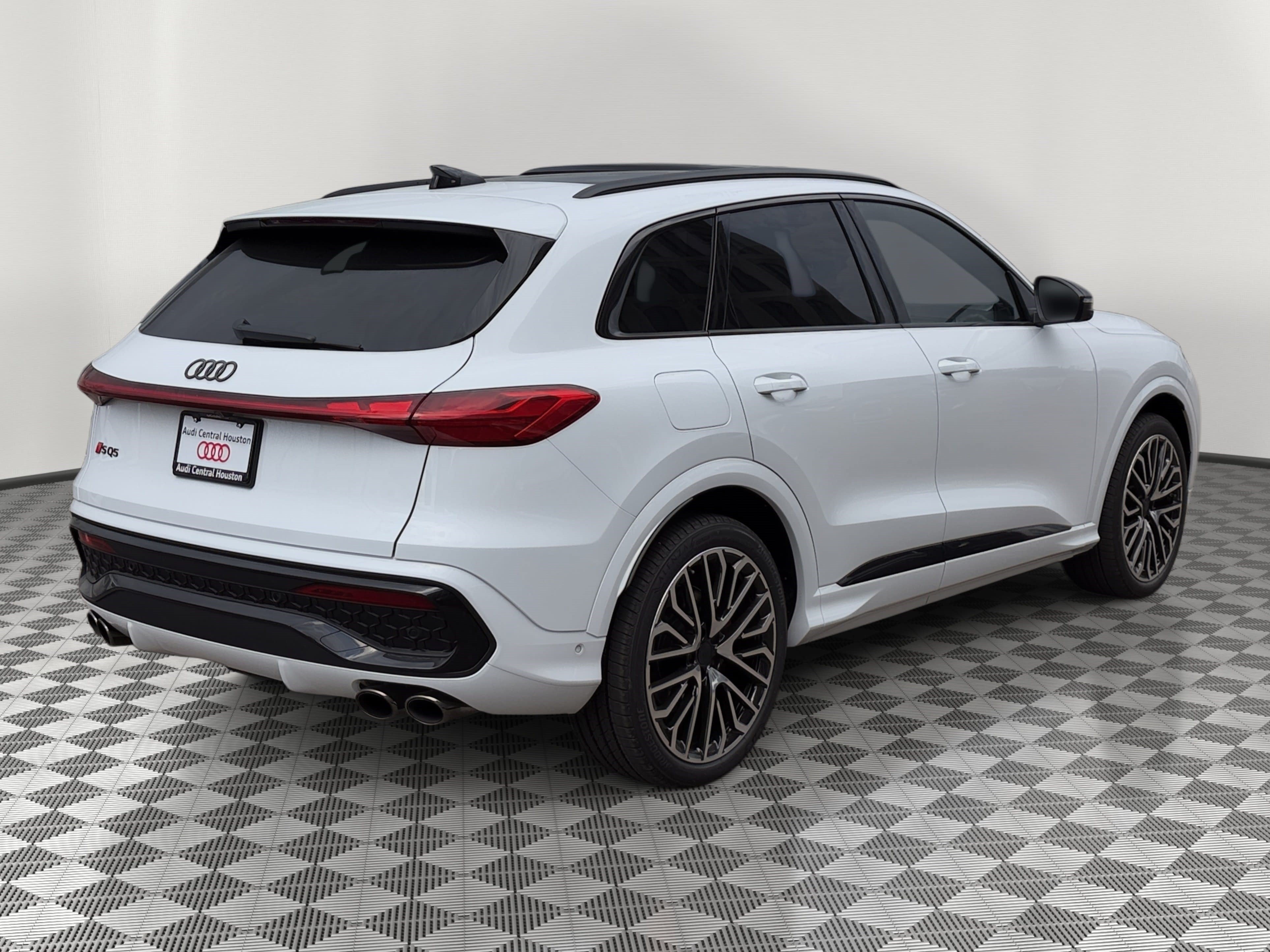 Used 2026 Audi SQ5 Prestige AWD/4WD image 9