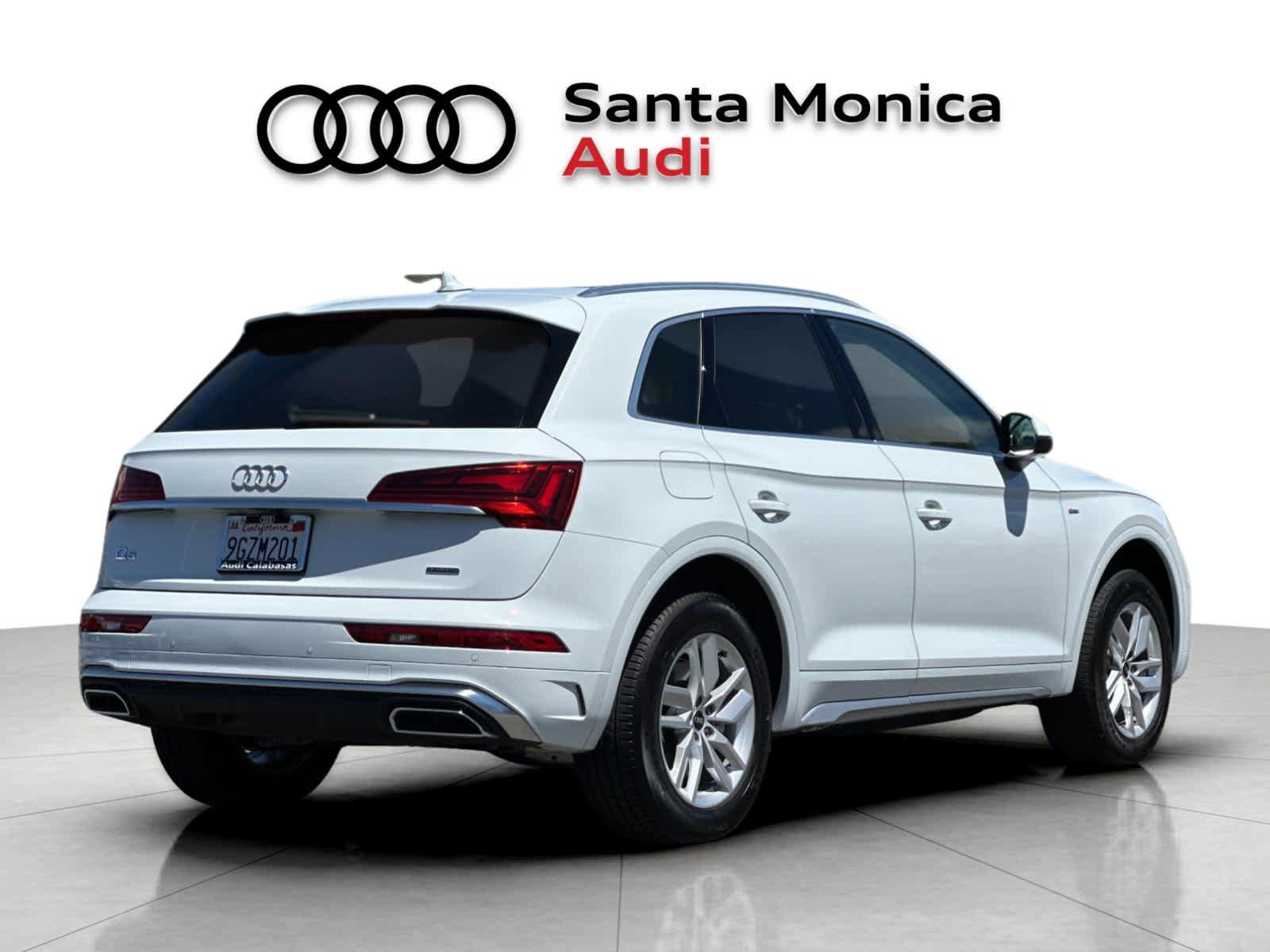 Used 2023 Audi Q5 2.0T Premium w/ Convenience Package AWD/4WD image 2