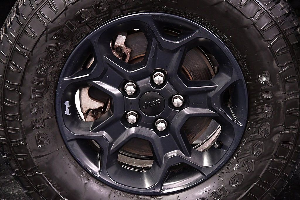 Used 2023 Jeep Wrangler Unlimited AWD/4WD image 9