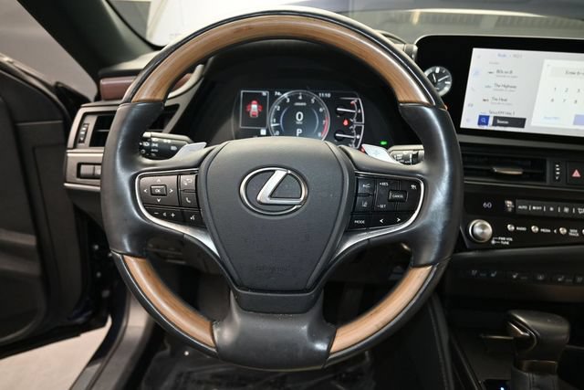 Used 2025 Lexus ES 350 Ultra Luxury FWD image 13