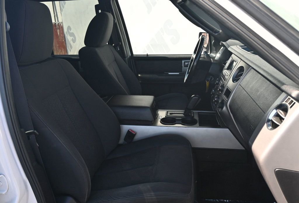Used 2017 Ford Expedition XLT image 15