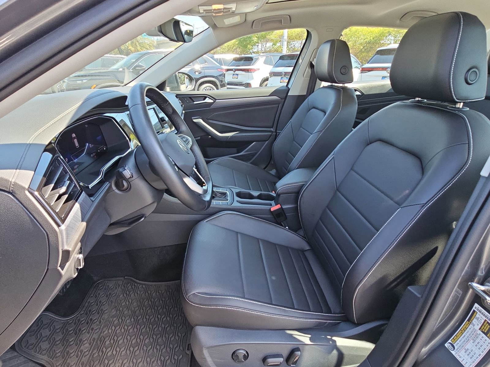 Certified 2023 Volkswagen Jetta SE w/ Panoramic Sunroof Package FWD image 14