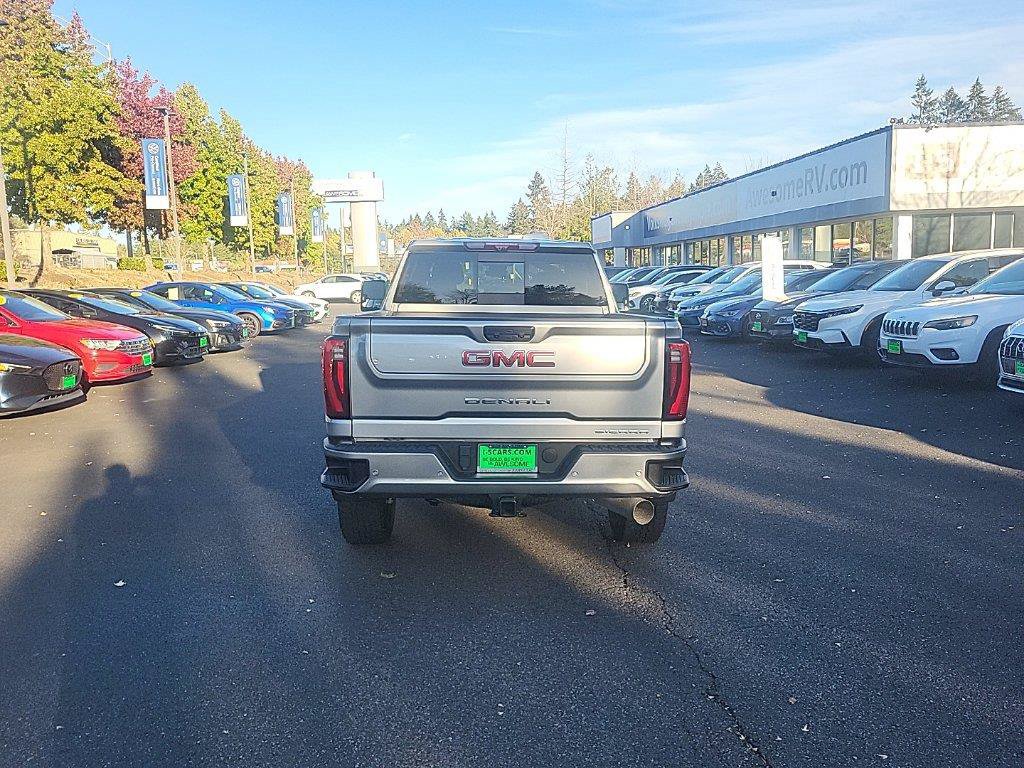 Used 2024 GMC Sierra 3500 Denali w/ Denali Reserve Package AWD/4WD image 7