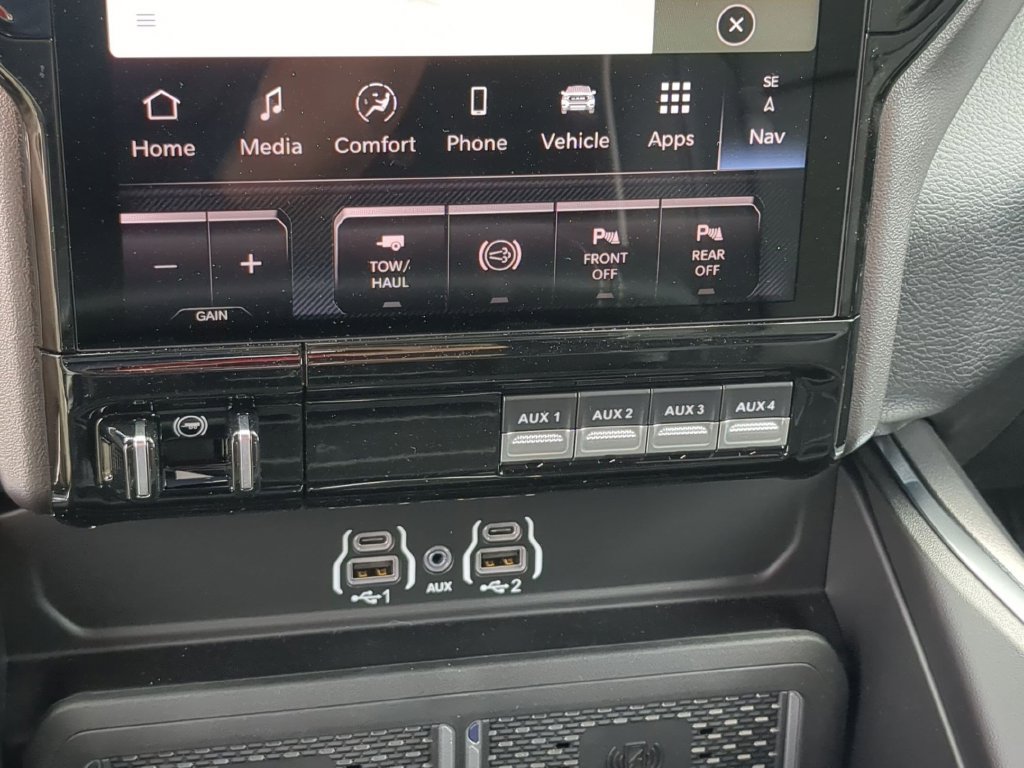 New 2026 RAM 2500 Laramie w/ Night Edition AWD/4WD image 26