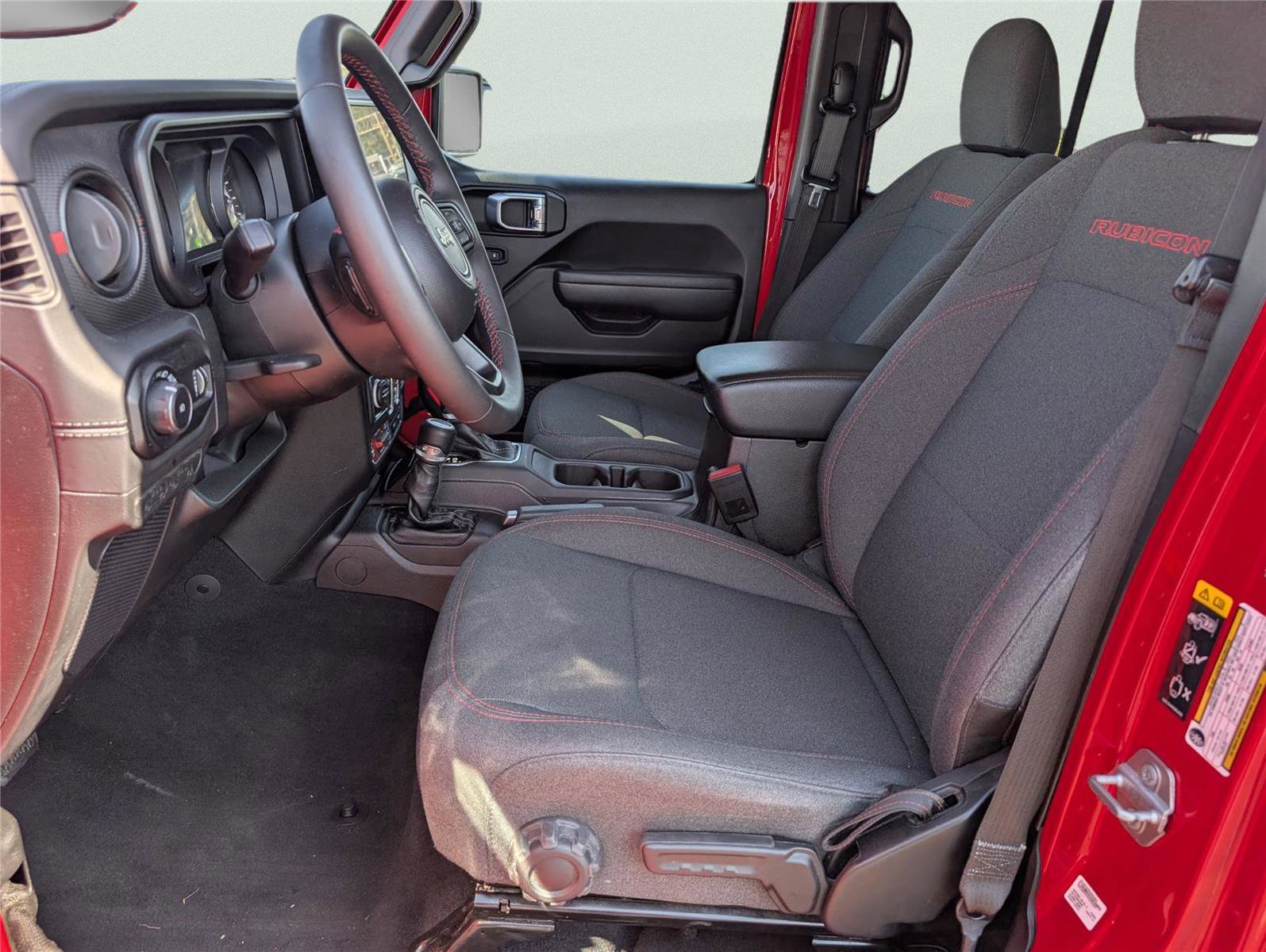 Used 2025 Jeep Wrangler Unlimited Rubicon image 12