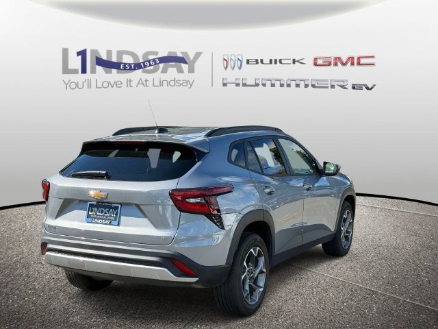 Used 2026 Chevrolet Trax LT FWD image 3