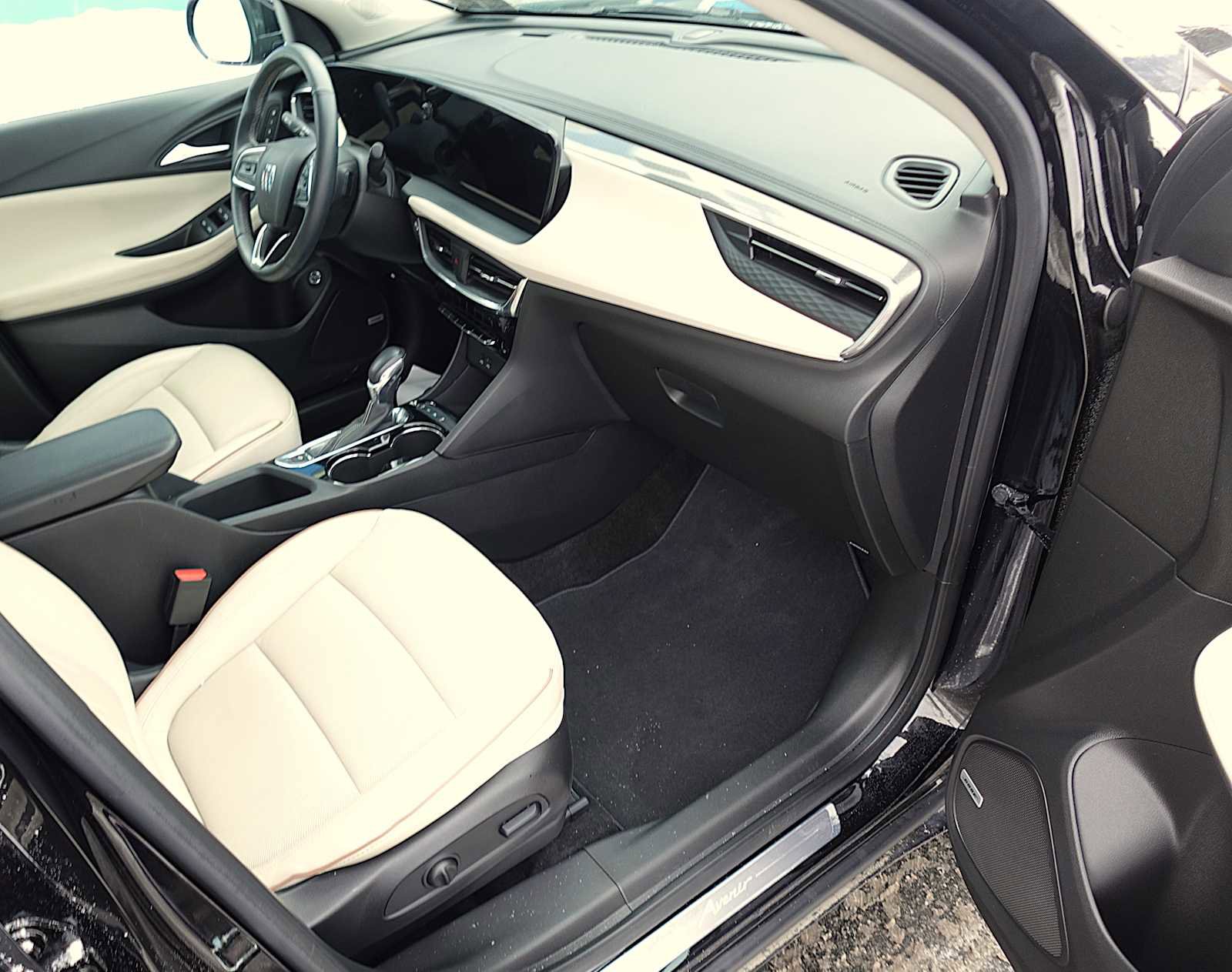 Used 2024 Buick Encore GX Avenir w/ Avenir Convenience Package image 25