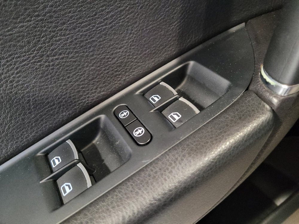 Used 2015 Volkswagen Touareg Lux AWD/4WD image 27