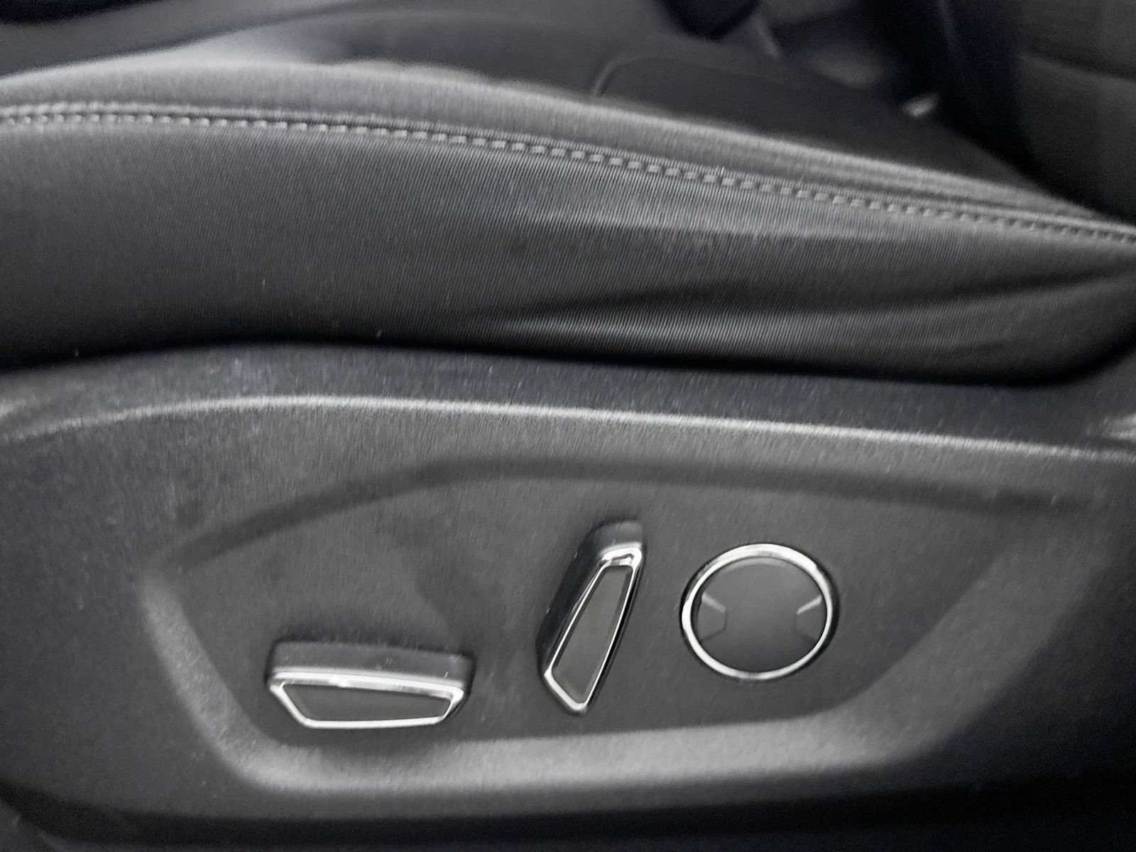 Used 2018 Ford Edge SEL AWD/4WD image 18