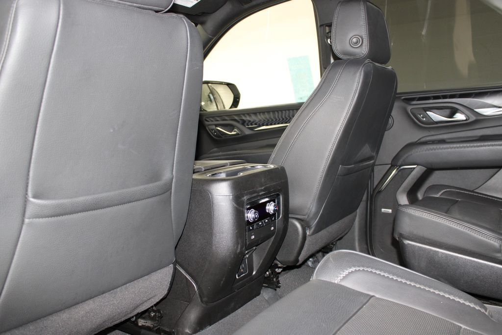 Used 2024 GMC Yukon Denali RWD image 28