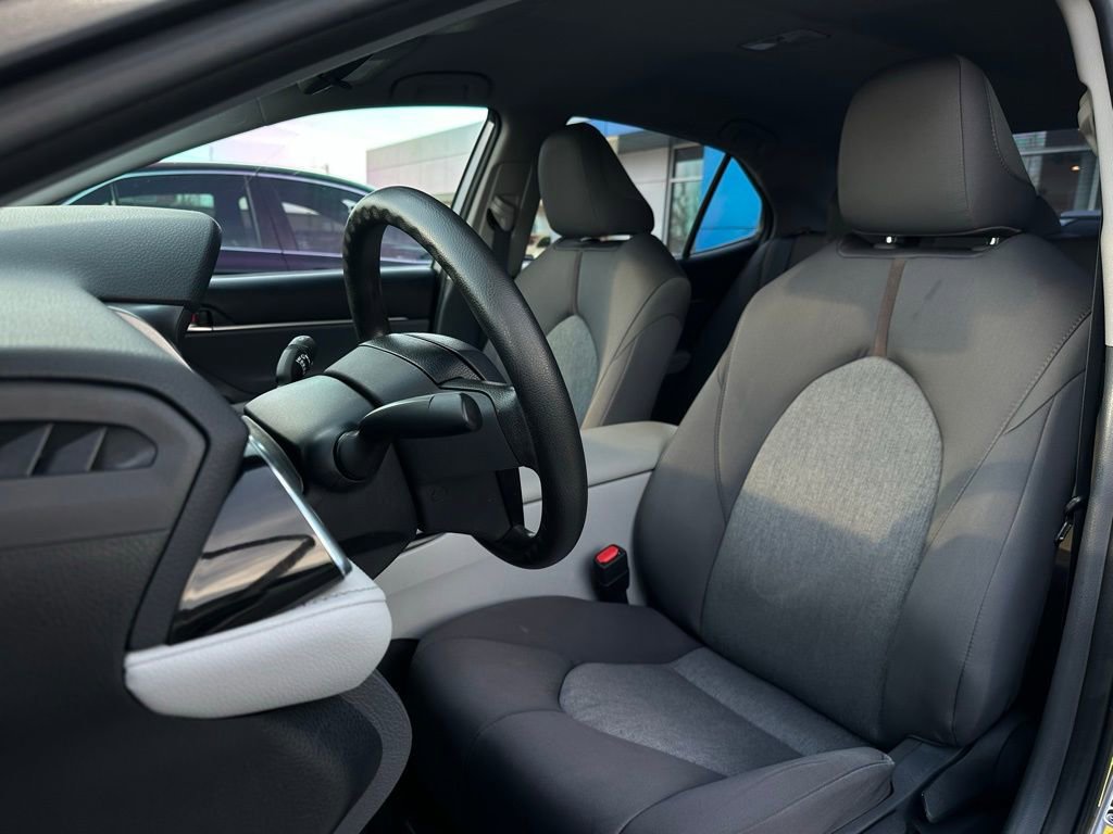 Used 2018 Toyota Camry L image 13