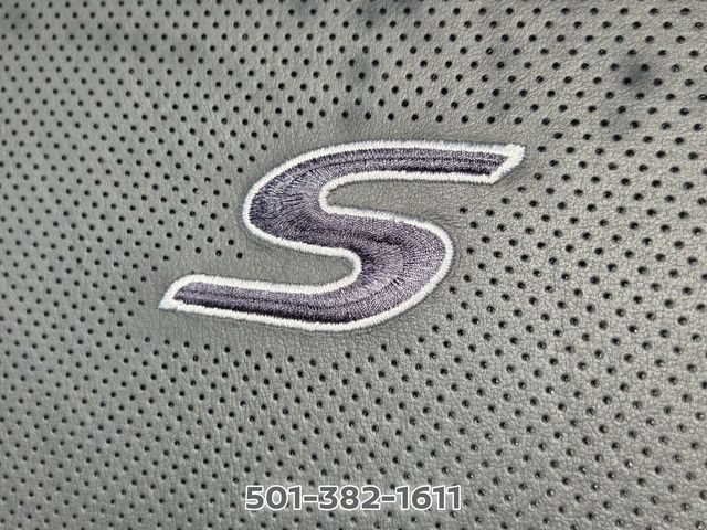 Used 2026 Chrysler Pacifica Limited w/ Uconnect Theater Family Group FWD image 14