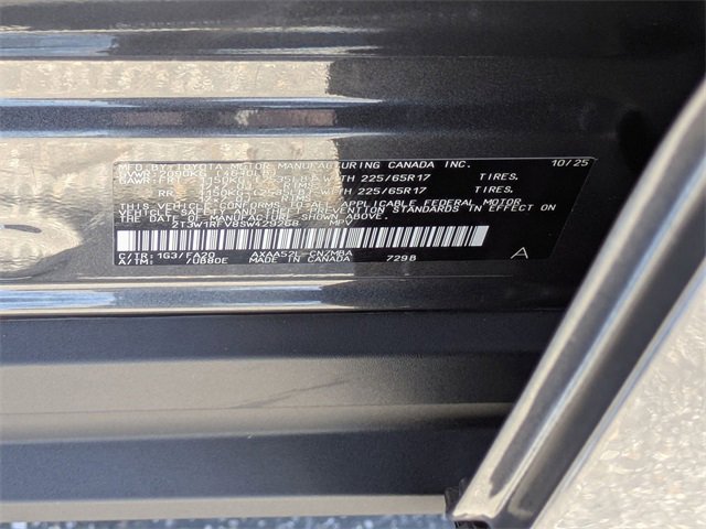 Used 2025 Toyota RAV4 XLE image 17