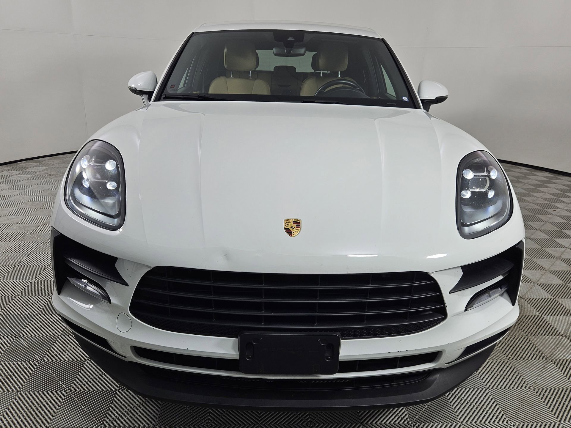 Used 2021 Porsche Macan AWD/4WD image 2