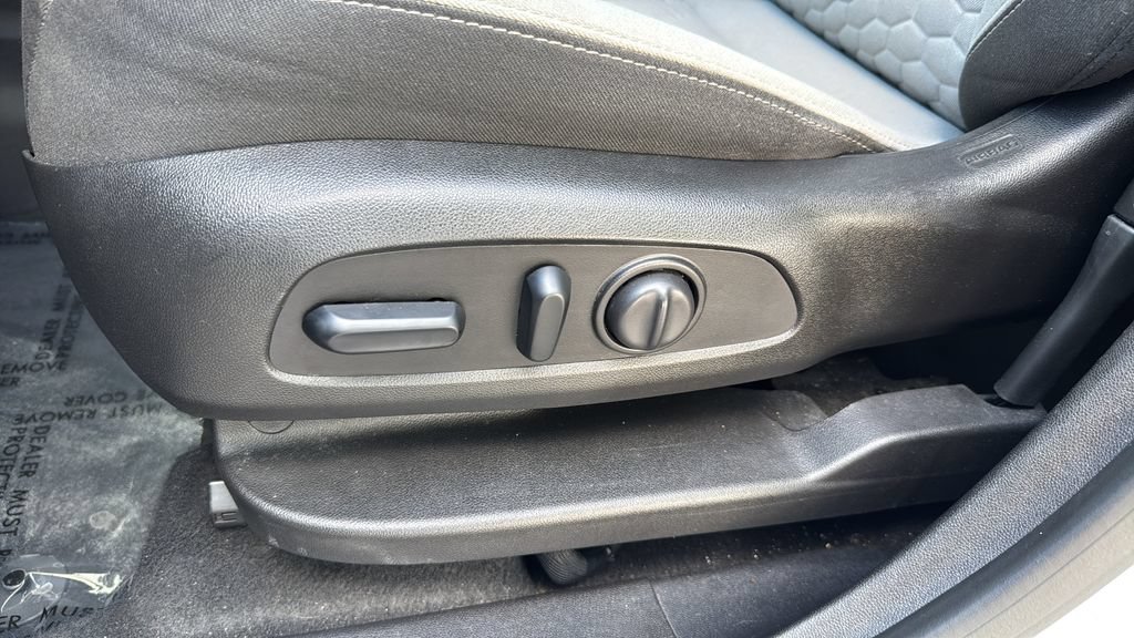 Used 2018 Chevrolet Equinox LT FWD image 10