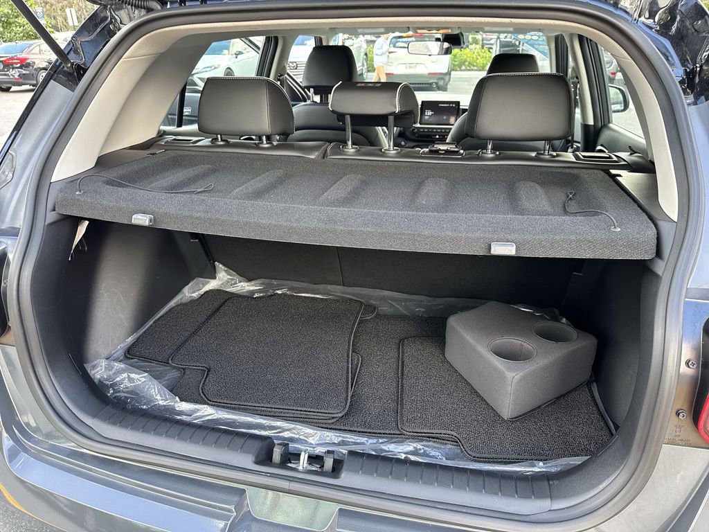 Used 2024 Hyundai Venue Limited image 57