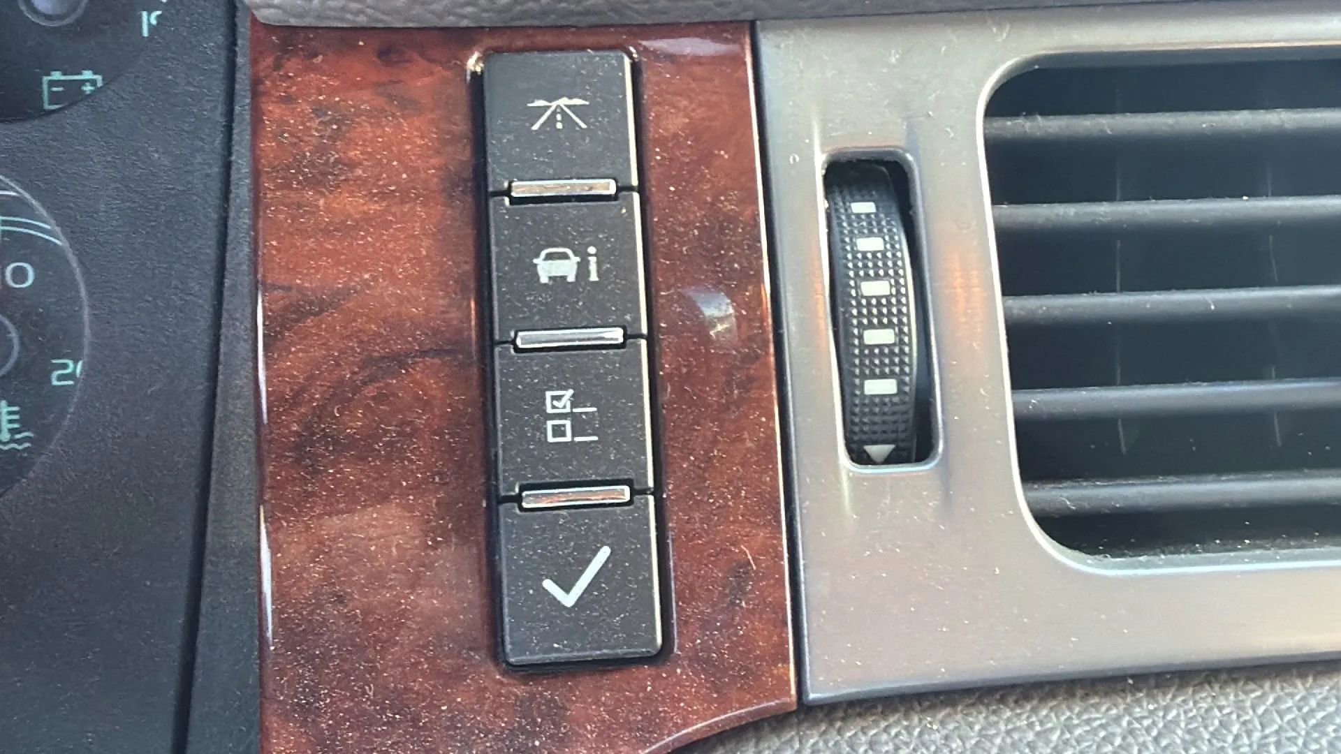 Used 2012 Chevrolet Tahoe LTZ image 37