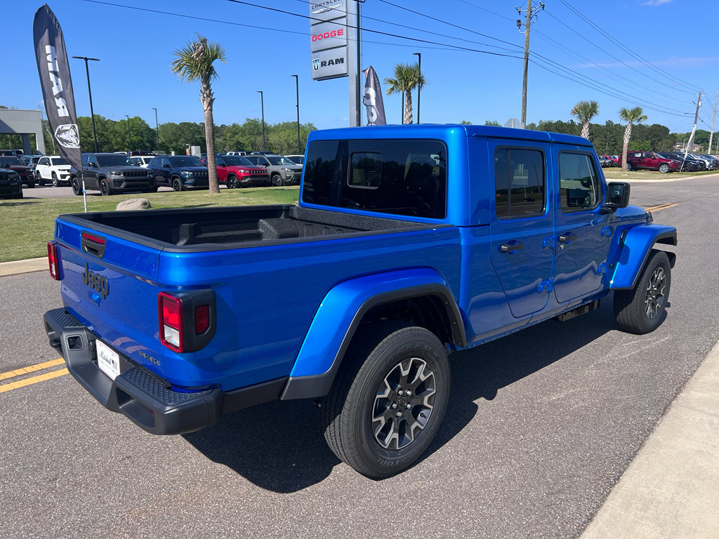New 2026 Jeep Gladiator Sport AWD/4WD image 3