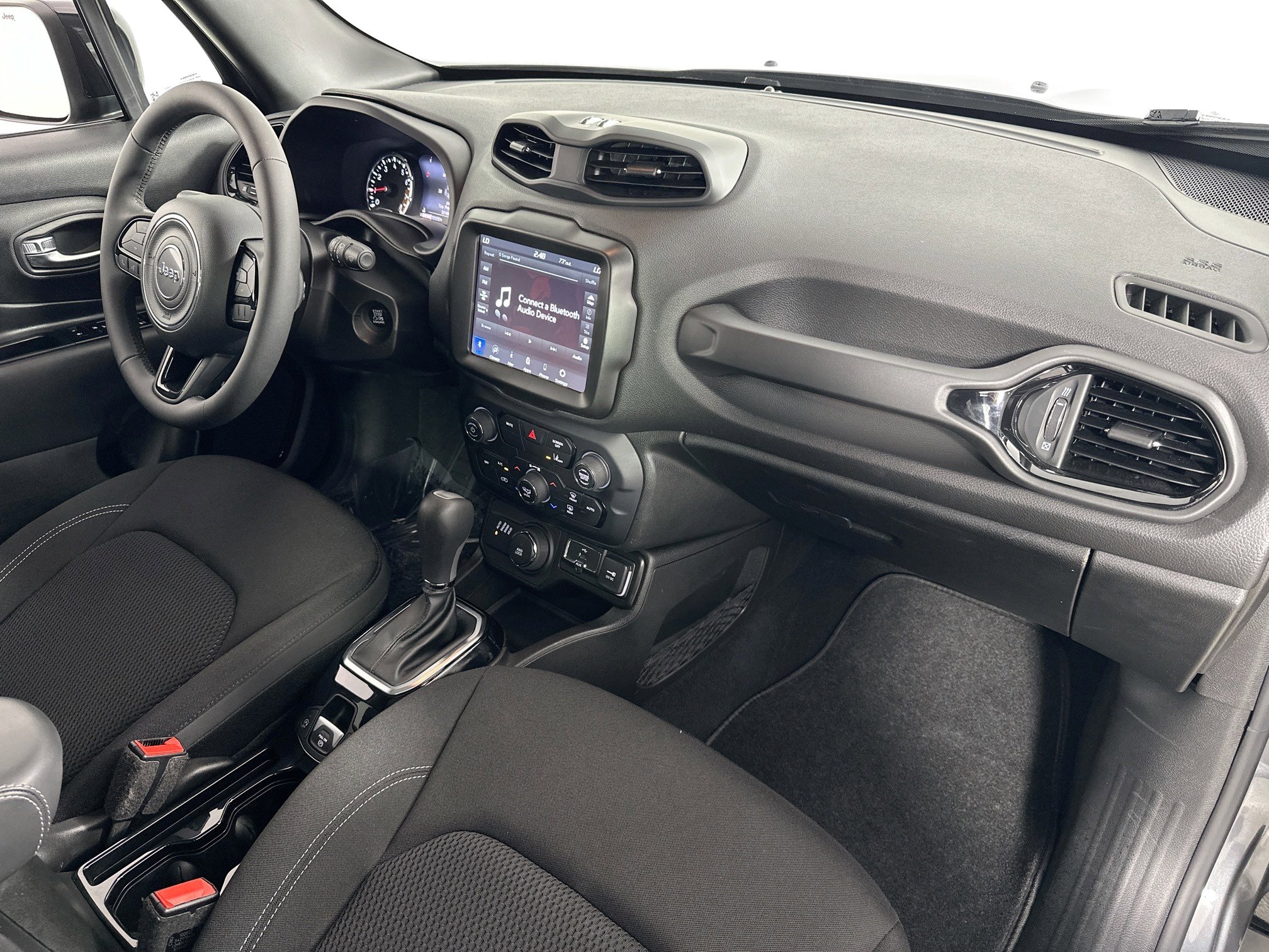 Used 2022 Jeep Renegade Altitude w/ Sun/Sound Group image 28