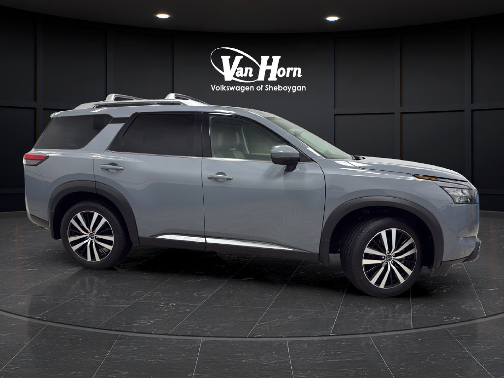 Used 2025 Nissan Pathfinder Platinum w/ Cargo Package AWD/4WD image 8