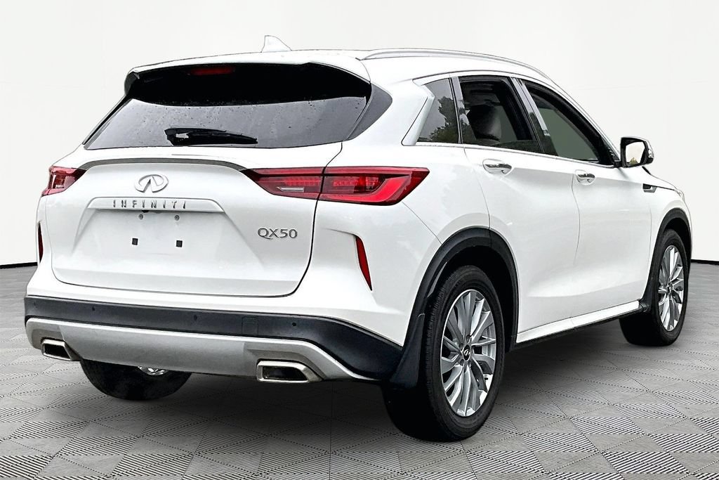 Used 2023 INFINITI QX50 Luxe FWD image 6