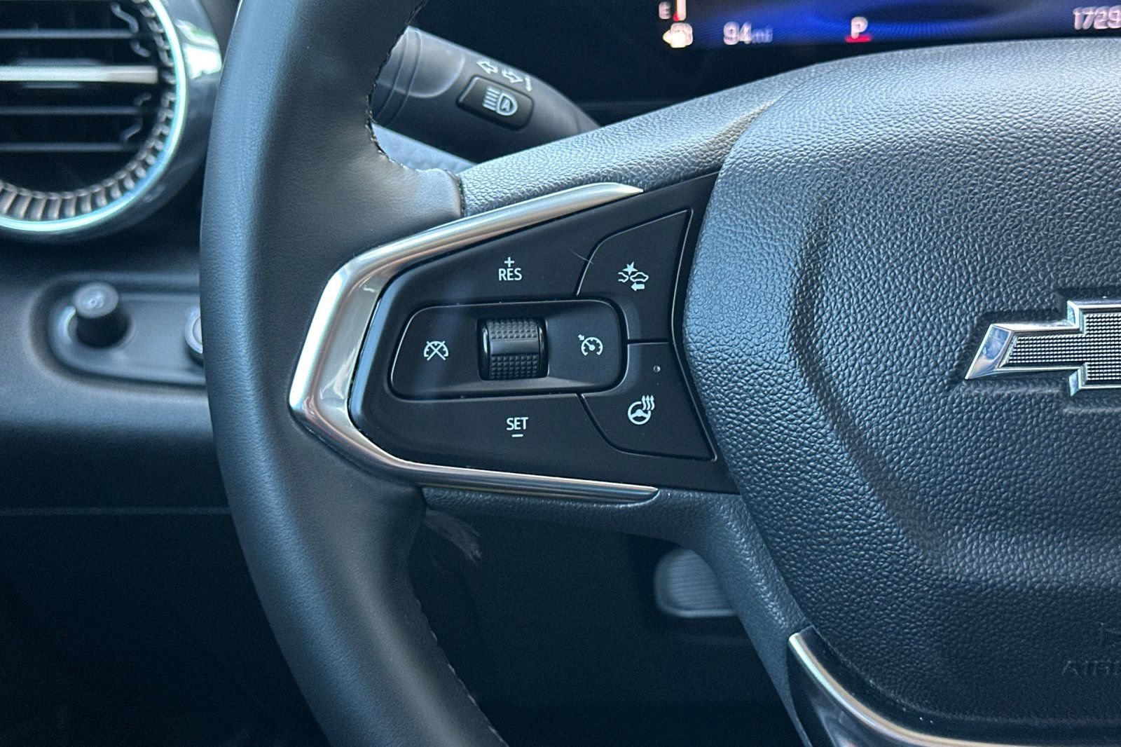 Used 2025 Chevrolet Trax ACTIV w/ Driver Confidence Package FWD image 30