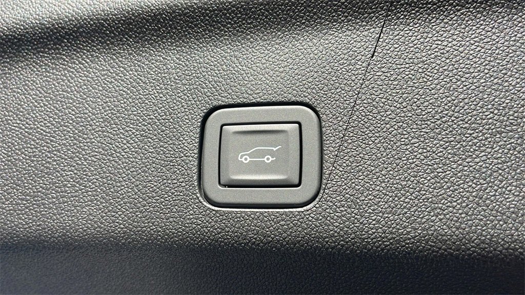 New 2026 GMC Yukon Elevation image 24