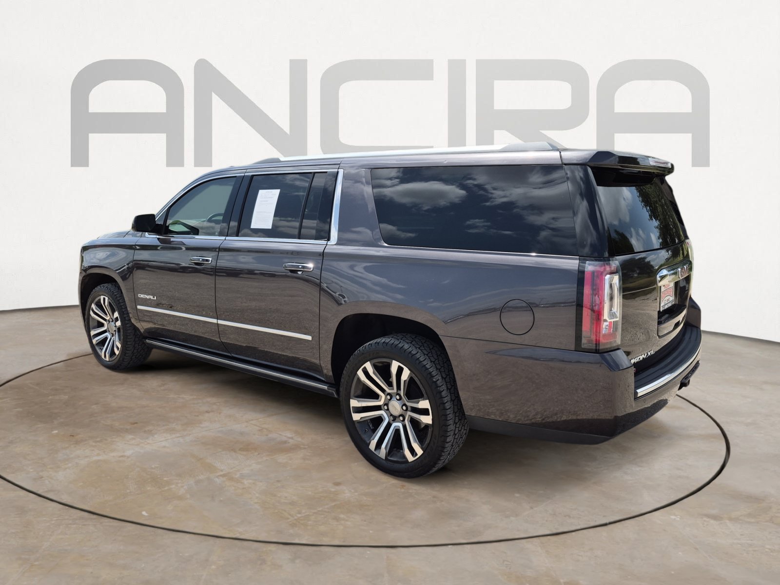 Used 2017 GMC Yukon XL Denali w/ Open Road Package AWD/4WD image 8