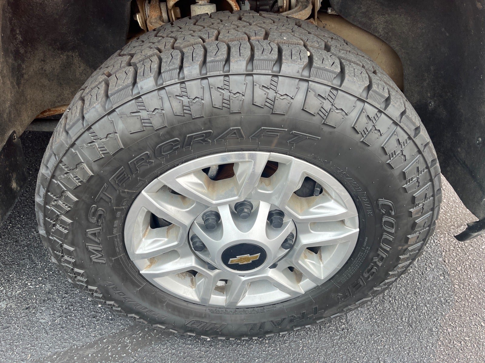 Used 2024 Chevrolet Silverado 2500 LT AWD/4WD image 13