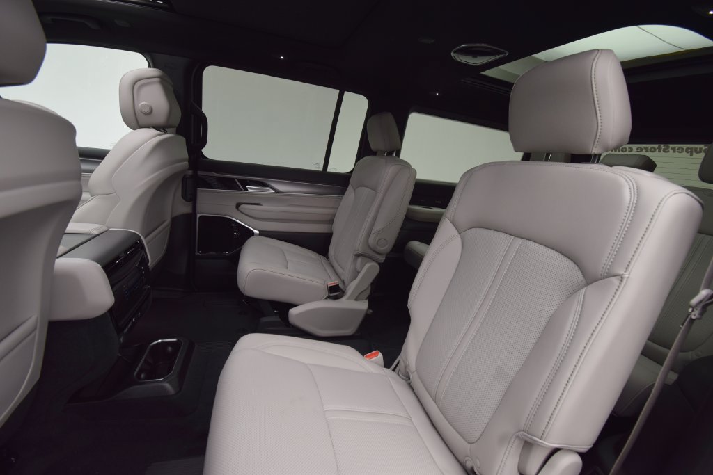 New 2026 Jeep Grand Wagoneer Limited w/ Premium Group II AWD/4WD image 36