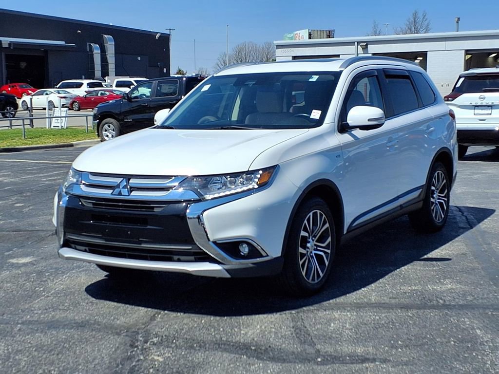 Used 2018 Mitsubishi Outlander GT image 2