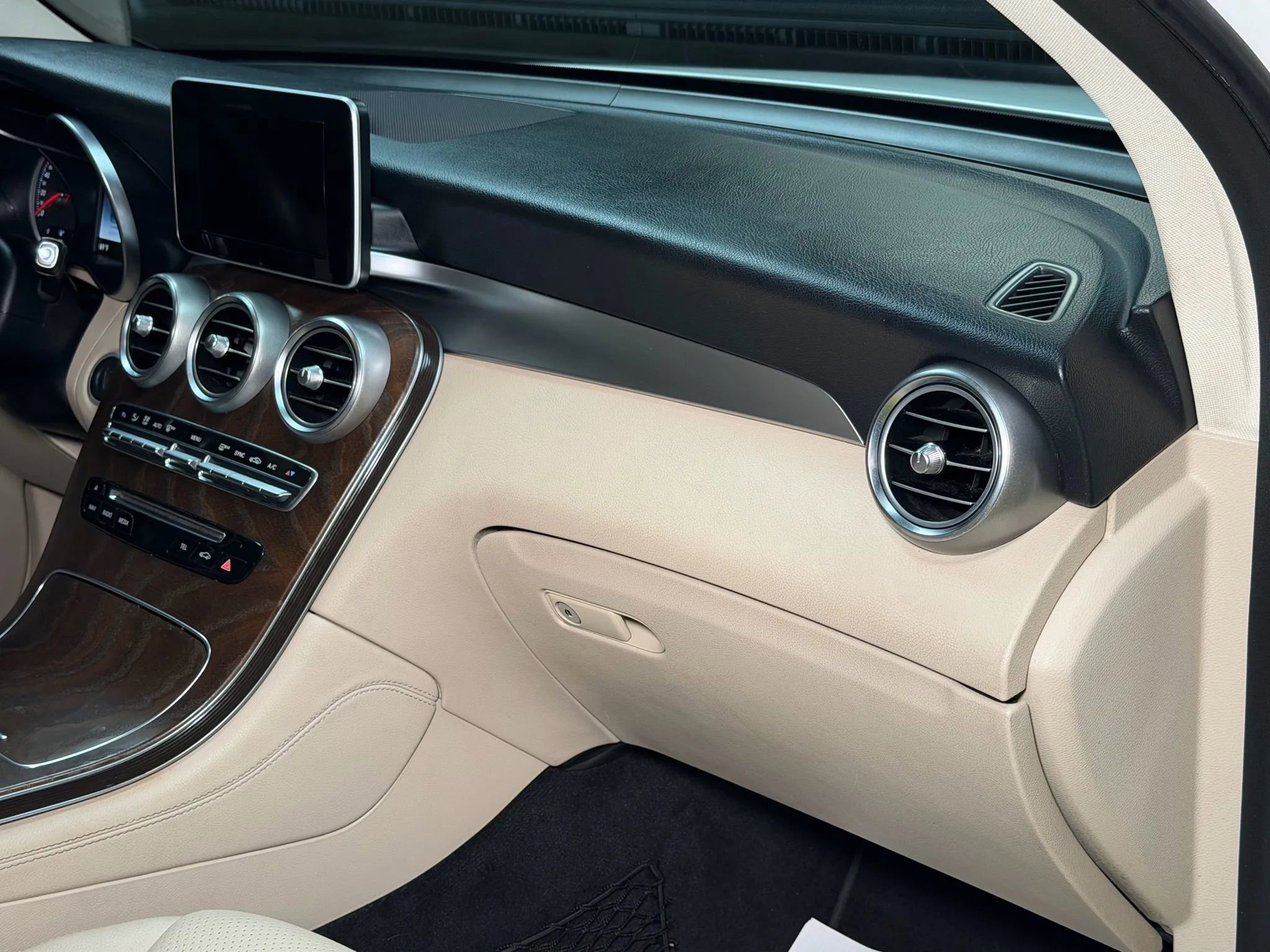 Used 2019 Mercedes-Benz GLC 300 image 50