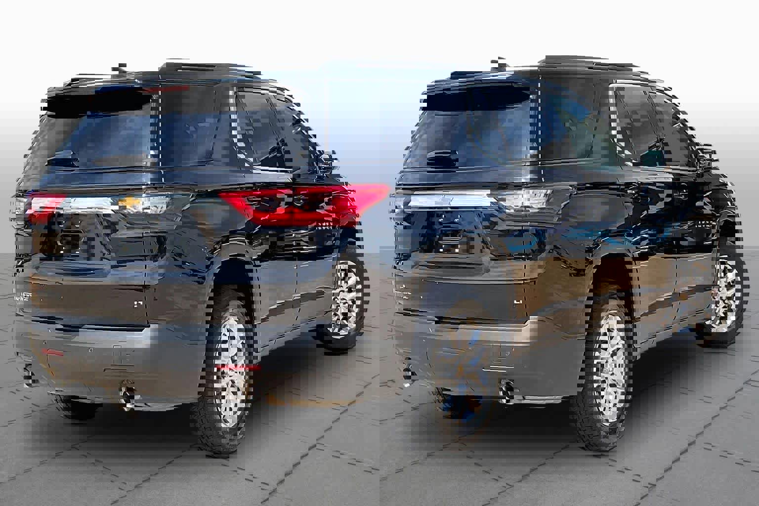 Used 2020 Chevrolet Traverse LT FWD image 14