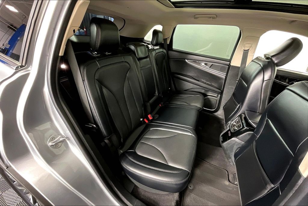 Used 2023 Lincoln Nautilus Reserve image 38