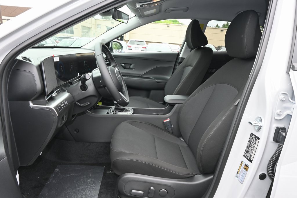 Certified 2025 Hyundai Kona SEL image 11