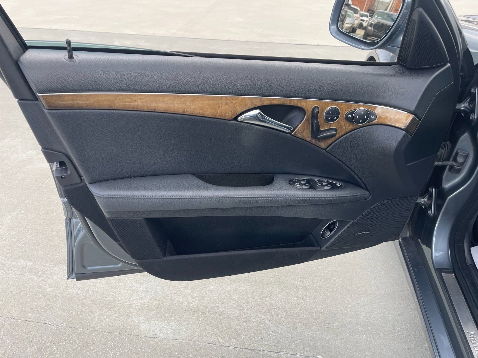 Used 2007 Mercedes-Benz E 350 Sedan image 26