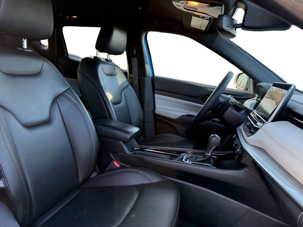 Used 2024 Jeep Compass Limited image 15