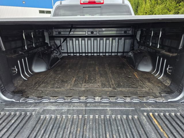 Used 2022 Chevrolet Colorado LT w/ LT Convenience Package image 4