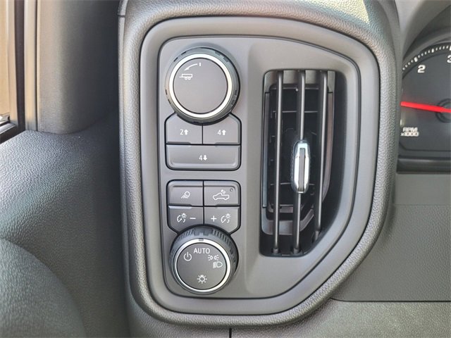 Used 2025 Chevrolet Silverado 2500 Custom w/ Custom Value Package image 27