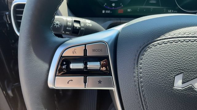 Used 2025 Kia Telluride SX w/ SX Captain's Chair Package AWD/4WD image 28