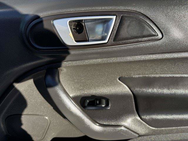 Used 2014 Ford Fiesta Titanium FWD image 44